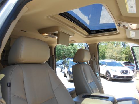 Used 2011 Chevrolet Suburban 4WD LTZ image 14