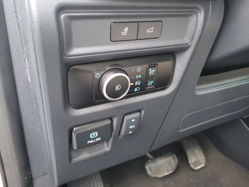 Certified 2023 Ford Expedition Limited image 20