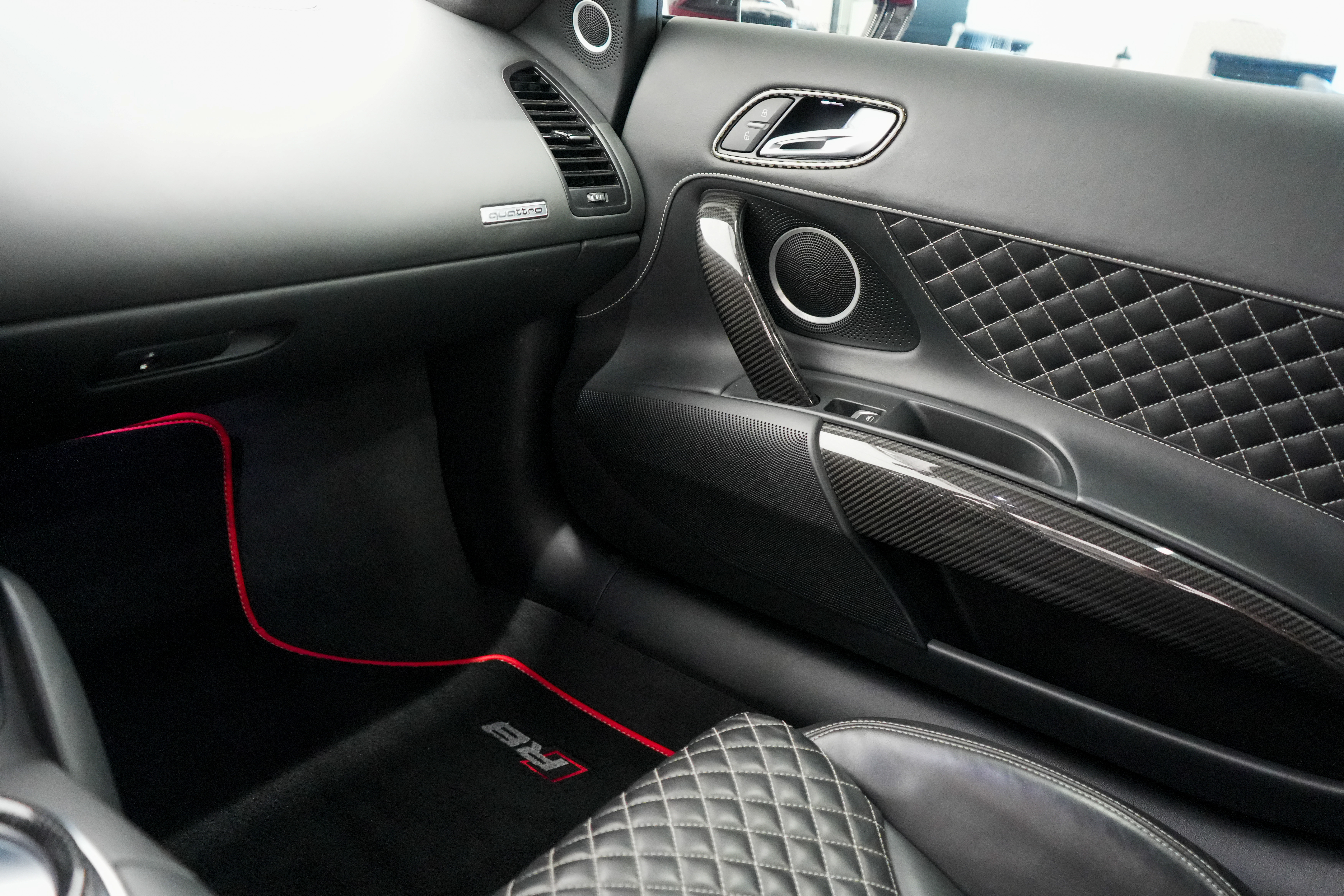 Used 2014 Audi R8 V10 plus Coupe AWD/4WD image 48