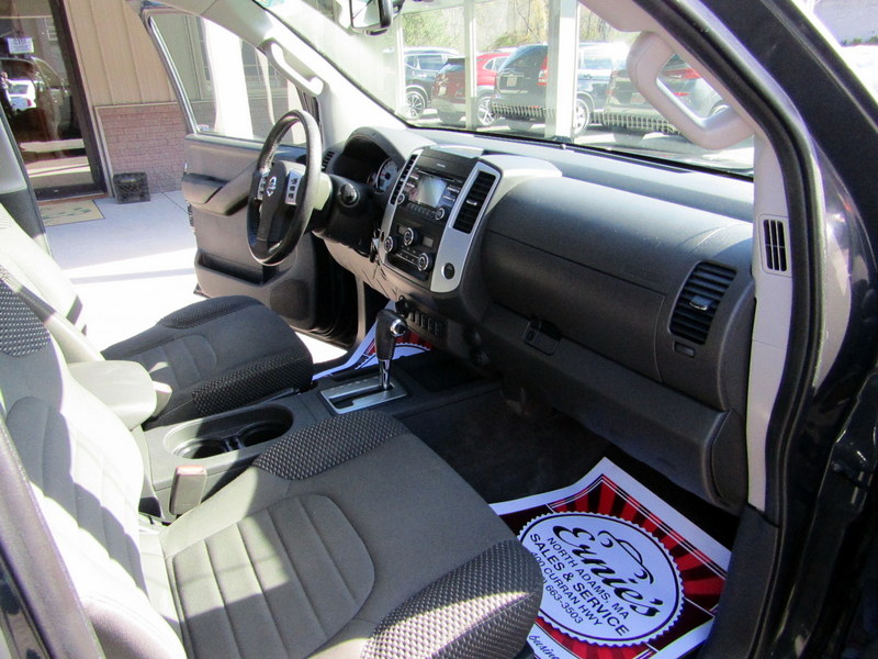 Used 2014 Nissan Frontier 4x4 Crew Cab PRO-4X image 25