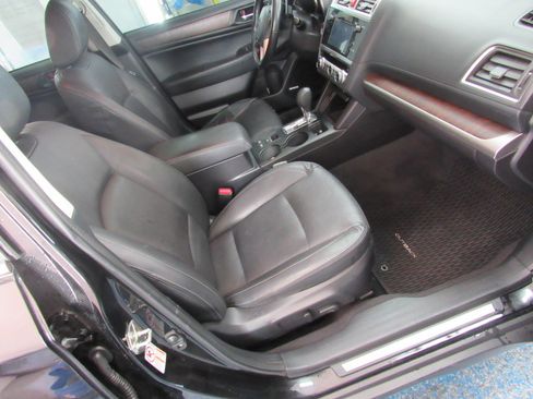 Used 2016 Subaru Outback 3.6R Limited image 18