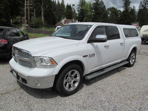 Used 2016 RAM 1500 Laramie image 2