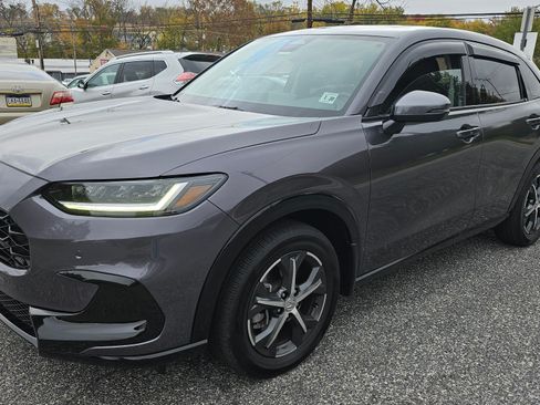 Used 2025 Honda HR-V EX-L image 3
