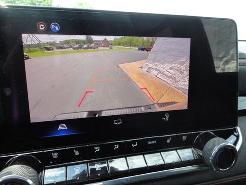 Used 2024 Chevrolet Colorado 4x4 Crew Cab Z71 image 15