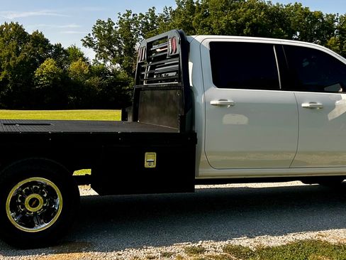Used 2022 Chevrolet Silverado 3500 4x4 Crew Cab LT image 3