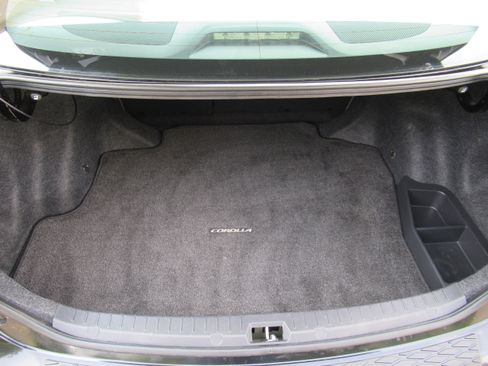 Used 2010 Toyota Corolla LE Sedan FWD image 21