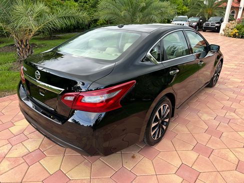 Used 2018 Nissan Altima SL FWD image 4