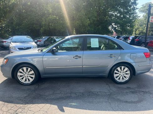 Used 2010 Hyundai Sonata V6 FWD image 2