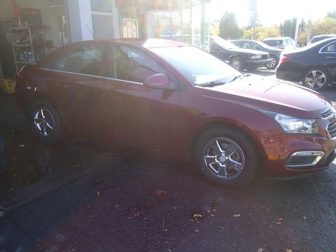 Used 2015 Chevrolet Cruze LT image 4