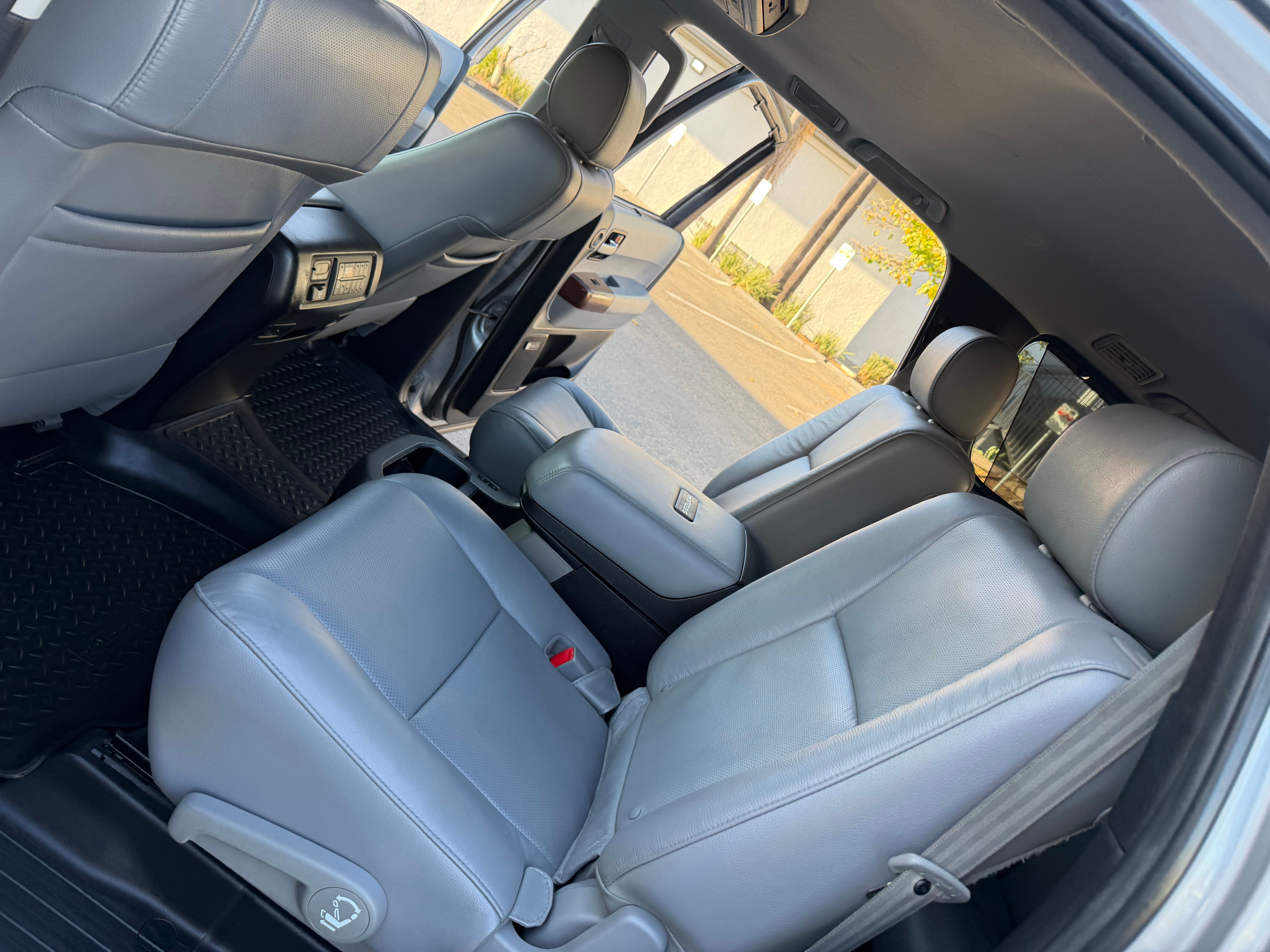 Used 2015 Toyota Sequoia Platinum AWD/4WD image 24