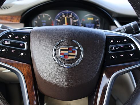 Used 2014 Cadillac XTS Platinum image 22