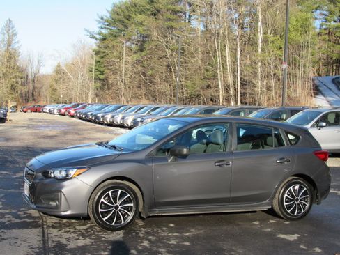 Used 2018 Subaru Impreza 2.0i Premium image 3