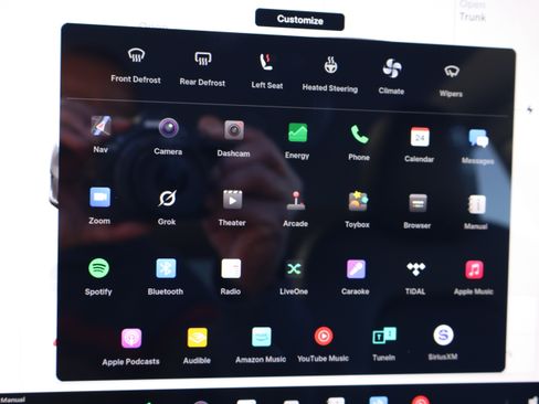 Used 2025 Tesla Model Y Performance image 30