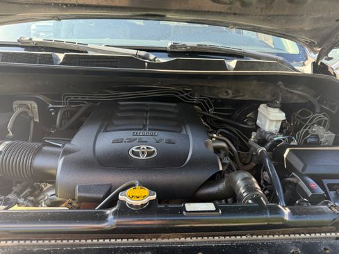 Used 2011 Toyota Tundra Platinum image 9