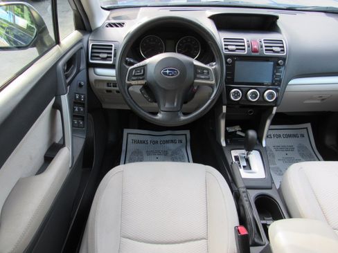Used 2016 Subaru Forester 2.5i Premium AWD/4WD image 21