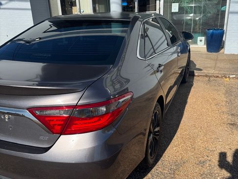 Used 2017 Toyota Camry image 8