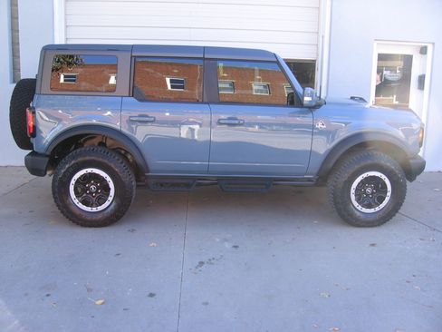 Used 2023 Ford Bronco Outer Banks w/ SASQUATCH PKG image 18