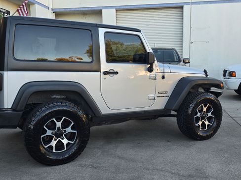 Used 2012 Jeep Wrangler Sport image 6