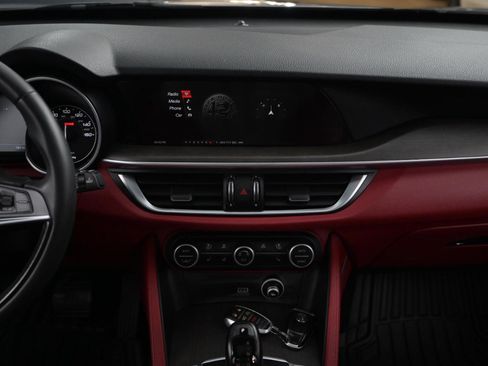Used 2019 Alfa Romeo Stelvio Ti image 21