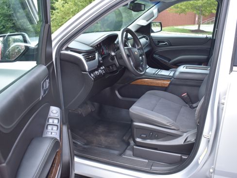 Used 2019 Chevrolet Tahoe 4WD image 18