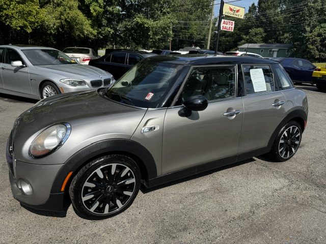Used 2017 MINI Cooper S 4-Door Hardtop FWD image 1