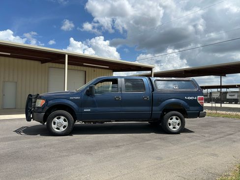Used 2014 Ford F150 4x4 SuperCrew image 2