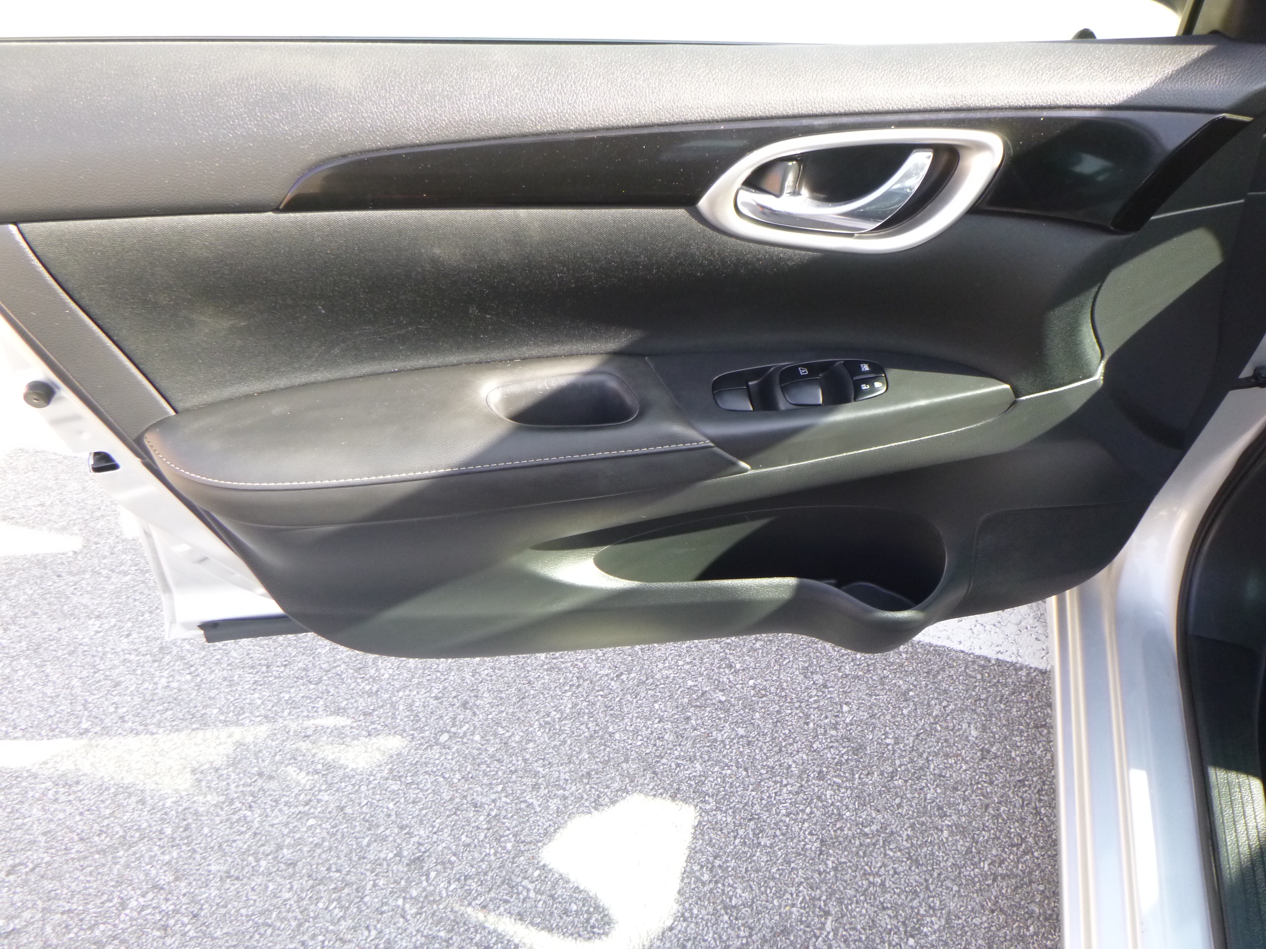 Used 2019 Nissan Sentra SV FWD image 12