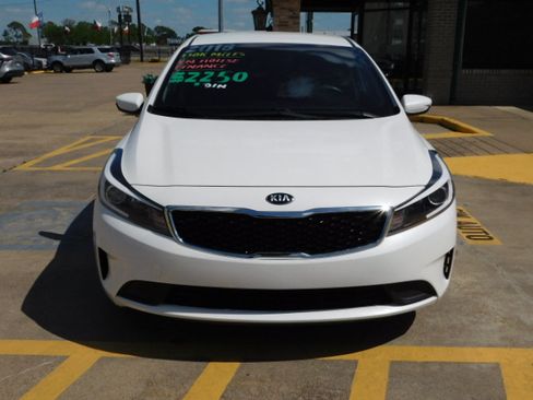 Used 2018 Kia Forte LX image 3