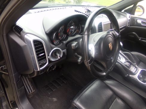 Used 2012 Porsche Cayenne Platinum Edition image 9
