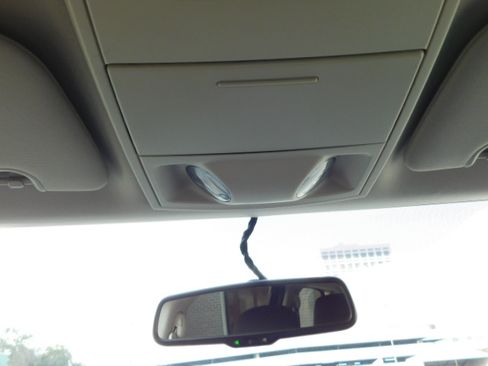 Used 2018 Dodge Grand Caravan SE image 17