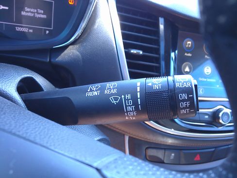 Used 2018 Chevrolet Trax LS image 27