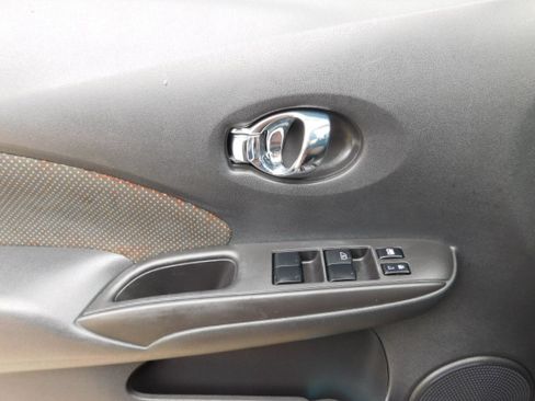 Used 2015 Nissan Versa Note SR FWD image 9