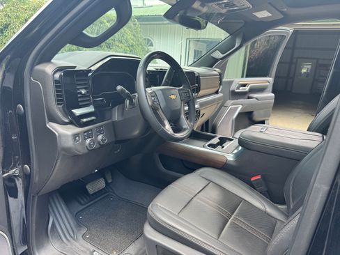 Used 2024 Chevrolet Silverado 3500 High Country AWD/4WD image 21