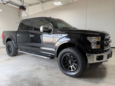 Used 2017 Ford F150 4x4 SuperCrew Lariat w/ FX4 image 2