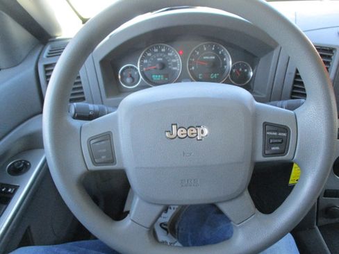 Used 2007 Jeep Grand Cherokee Laredo image 30