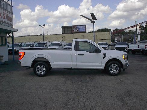 Used 2022 Ford F150 XL RWD image 3