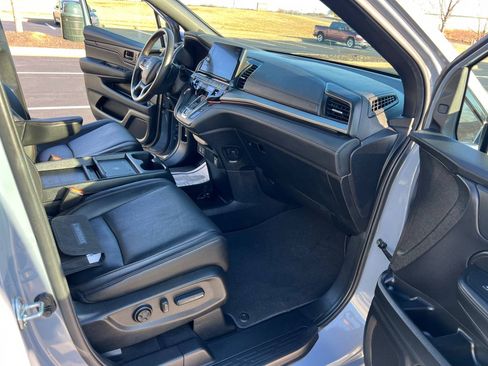 Used 2025 Honda Odyssey Sport-L image 14