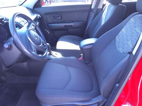 Used 2011 Kia Soul + image 7