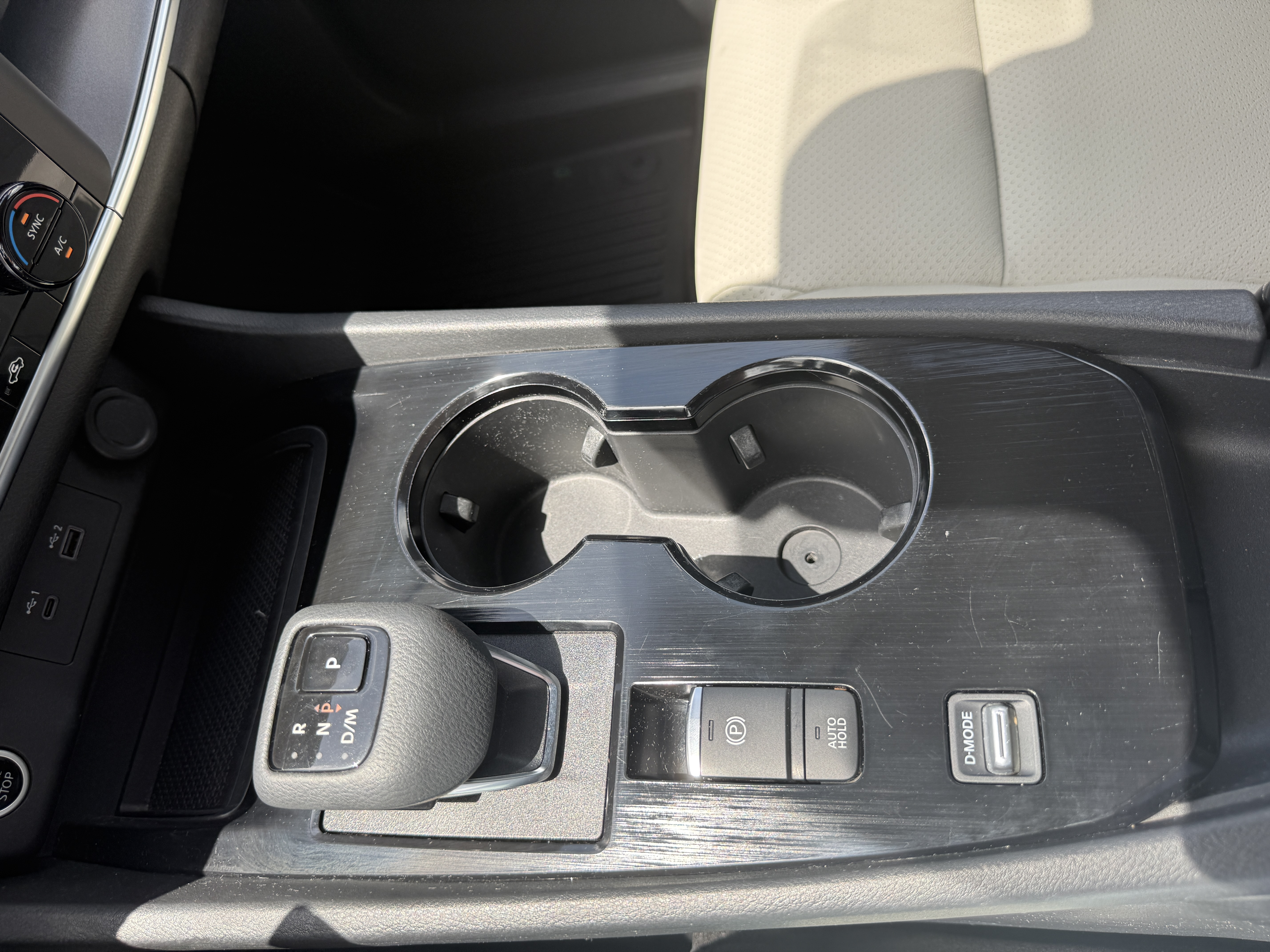 Used 2023 Nissan Rogue FWD SV image 12