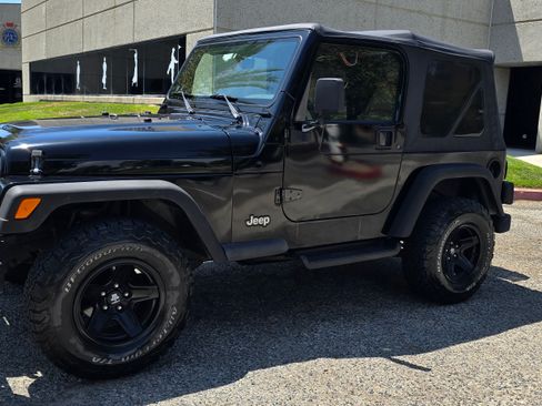Used 1998 Jeep Wrangler 4WD SE image 13