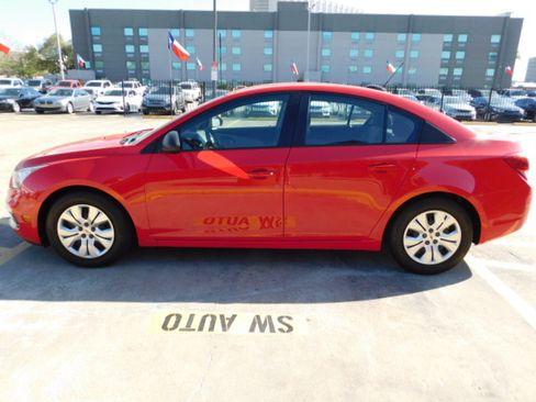 Used 2016 Chevrolet Cruze LS image 5