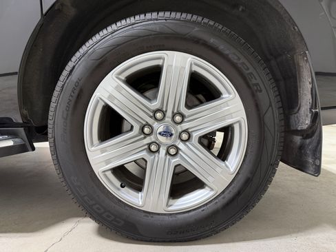 Used 2019 Ford Expedition Max 4WD XLT image 12