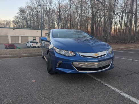 Used 2016 Chevrolet Volt Premier image 2