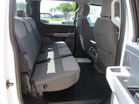 Used 2021 Ford F150 XLT image 14
