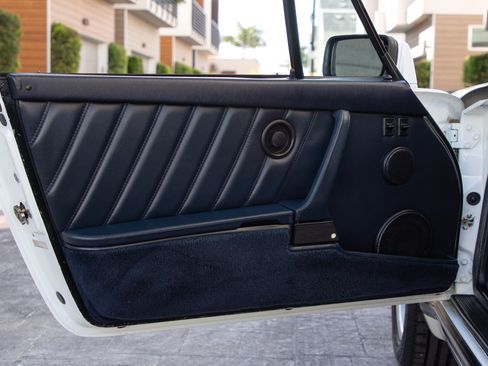 Used 1988 Porsche 911 Carrera image 18