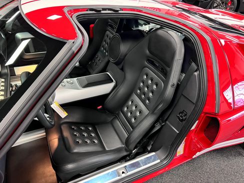 Used 2005 Ford GT RWD image 24