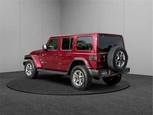 Used 2022 Jeep Wrangler Unlimited Sahara image 7