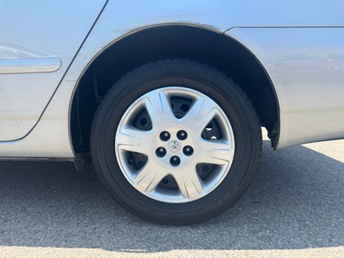 Used 2006 Toyota Corolla CE FWD image 15