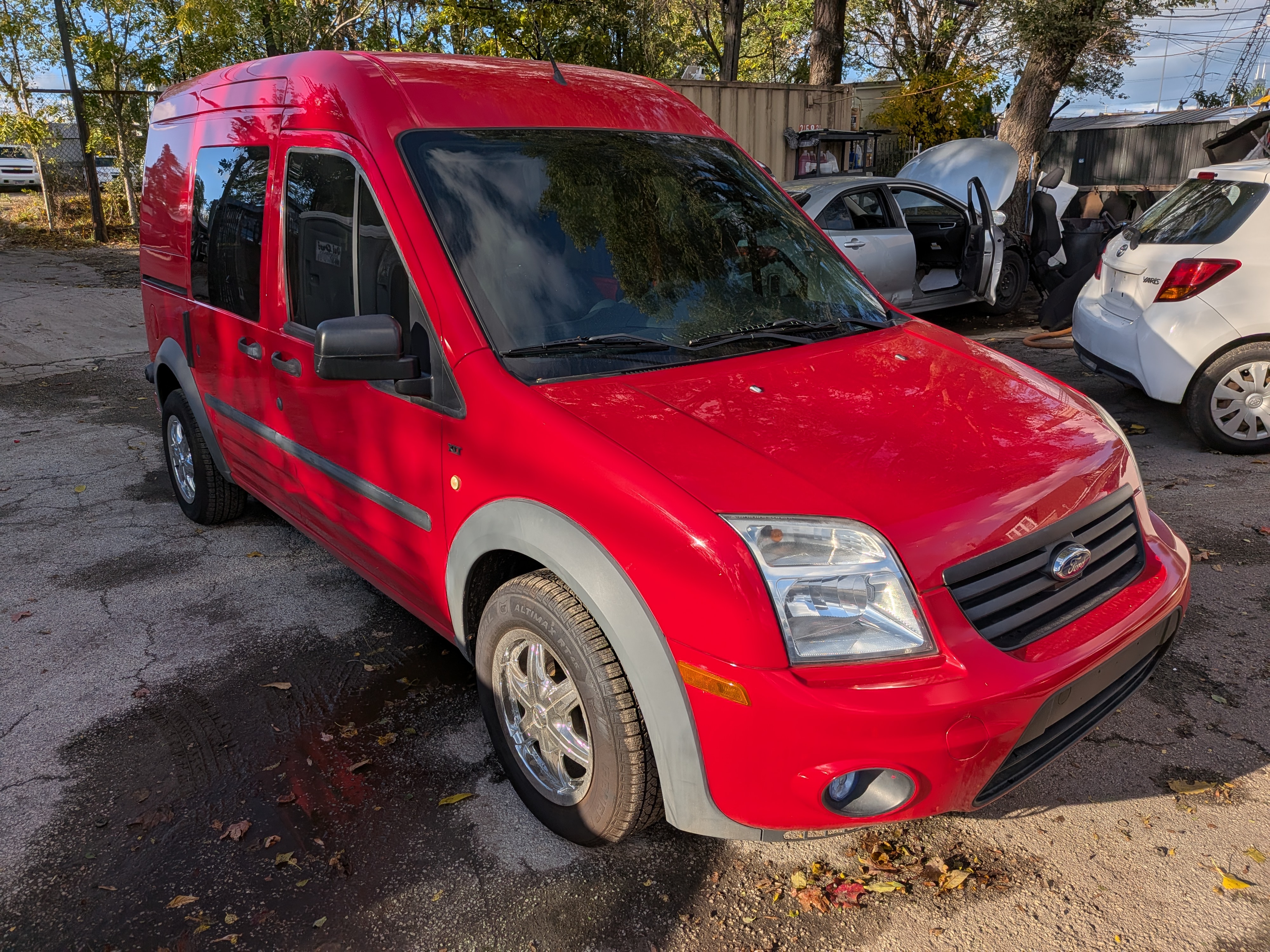 Used 2010 Ford Transit Connect XLT Wagon FWD image 1