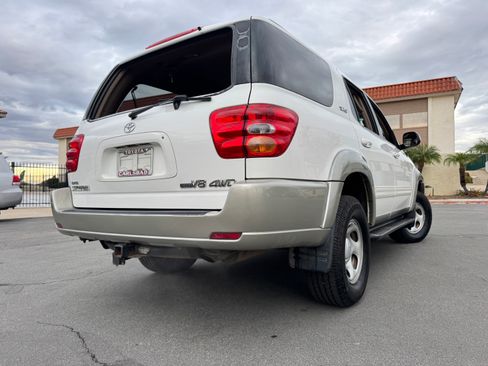 Used 2004 Toyota Sequoia SR5 image 8
